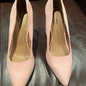 Audry Block Heel Pump Abound, size 7